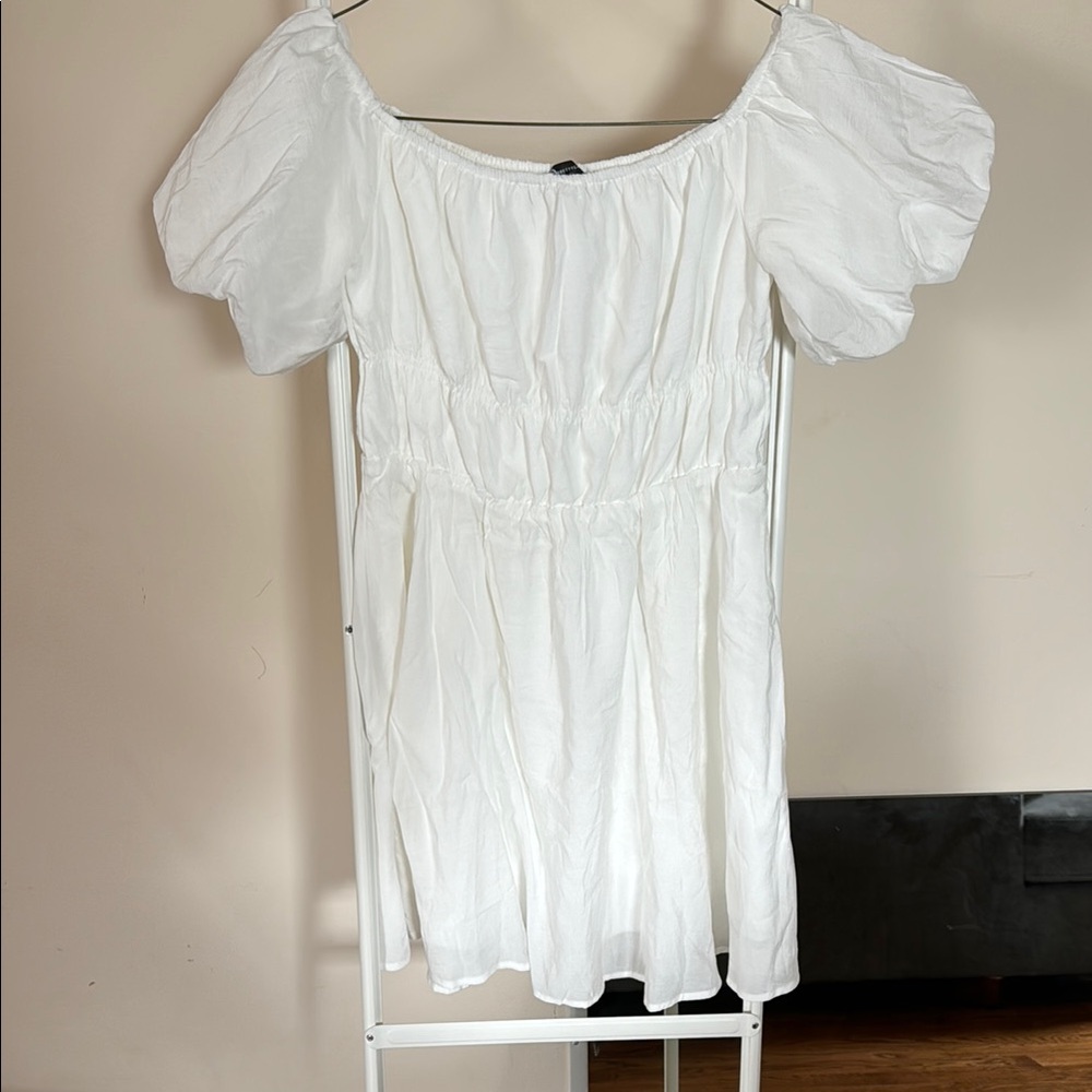 Pretty Garden white mini dress - sz M